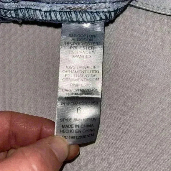 Democracy Size 6 AB Technology Women's 4” Inseam Medium Wash Jean Shorts Classic - Picture 8 of 8